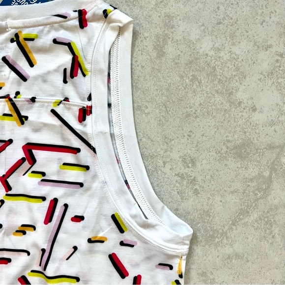 NWT Brooks Women’s Distance Graphic Tank - Confetti - Picture 4 of 7